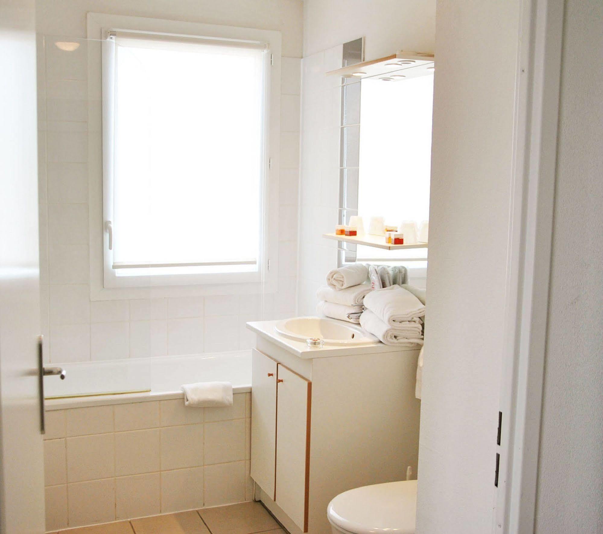 Sejours & Affaires Caen Le Clos Beaumois Luaran gambar
