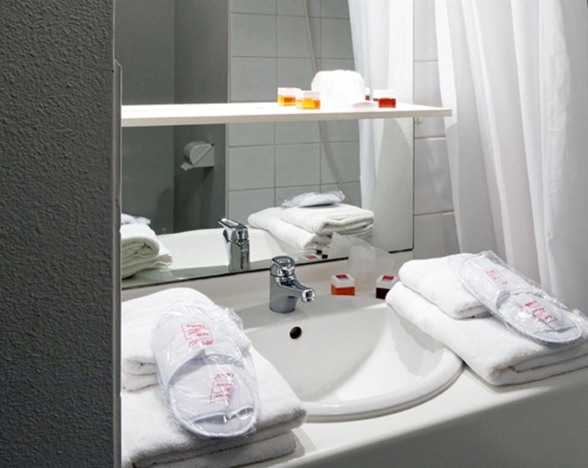 Sejours & Affaires Caen Le Clos Beaumois Luaran gambar